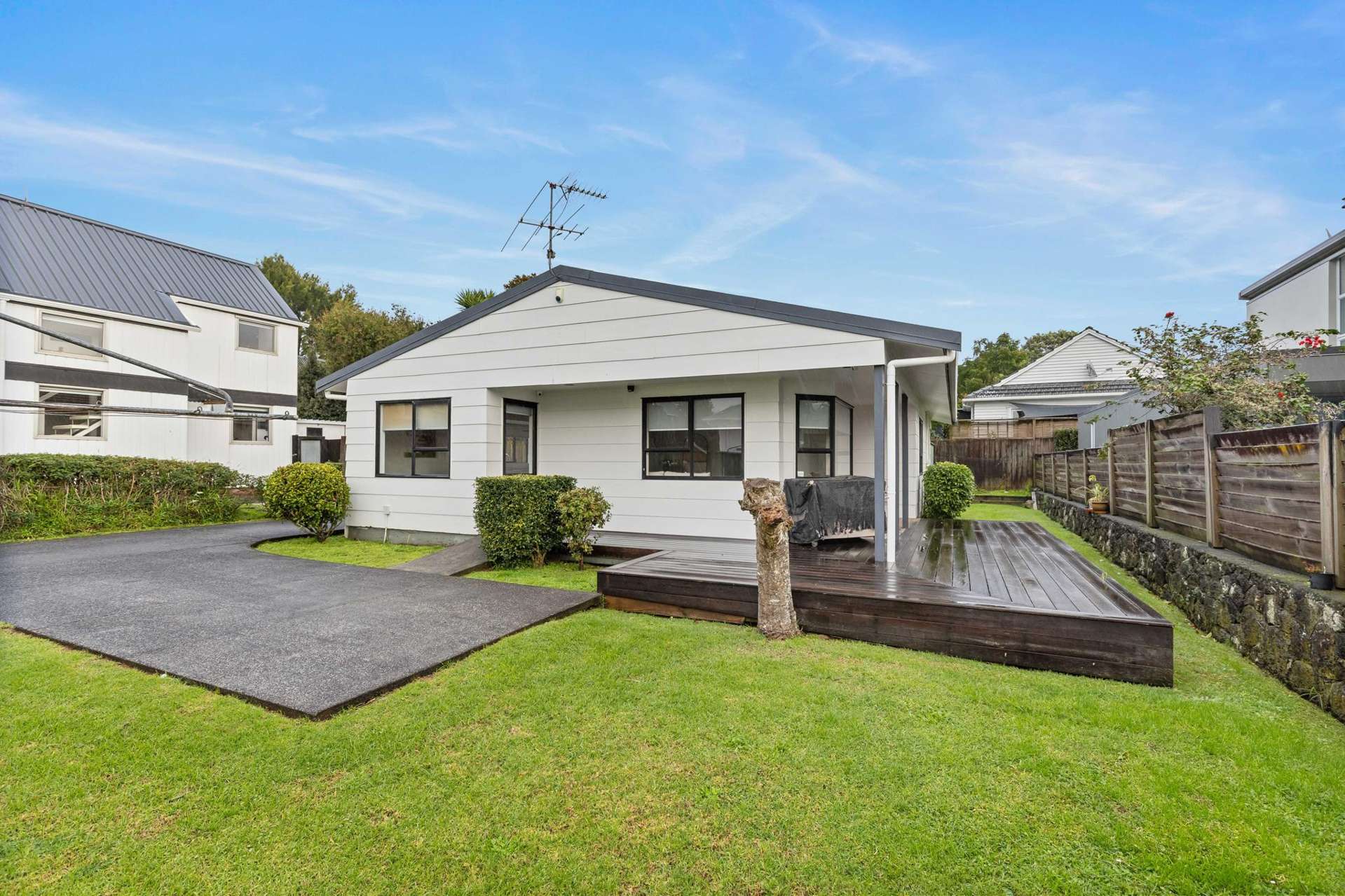 8B Rossgrove Terrace Mt Albert_0