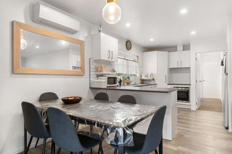 2/17 Poinsettia Place Henderson_5