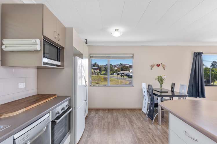 10 Poike Road Hairini_15