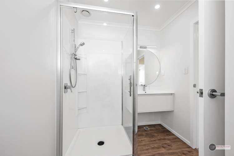 33 Leo Waikari Crescent Wallaceville_12