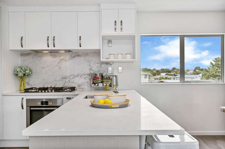 77 Bordeaux Parade Te Atatu South_8