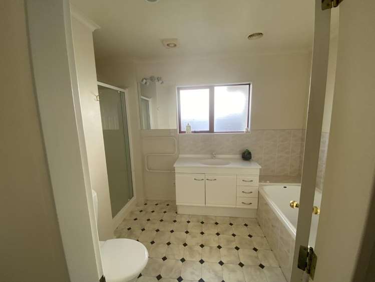 27 Amesbury Drive Churton Park_15