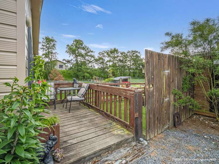 20 and 16 Main Road Owaka_12