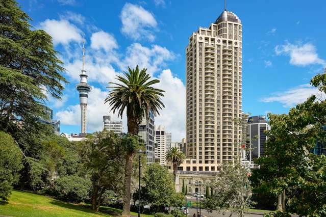 Elevated Metropolis Living - Harbour & Park Views