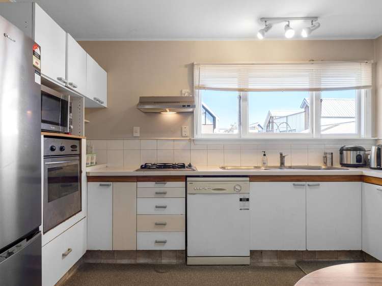 82 Hampshire Street Aranui_5