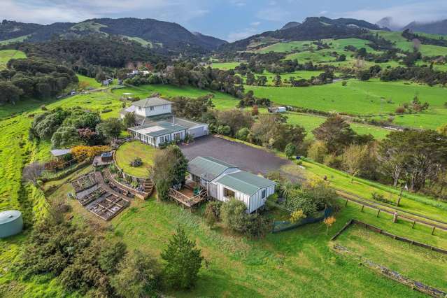 Lifestyle property close to town