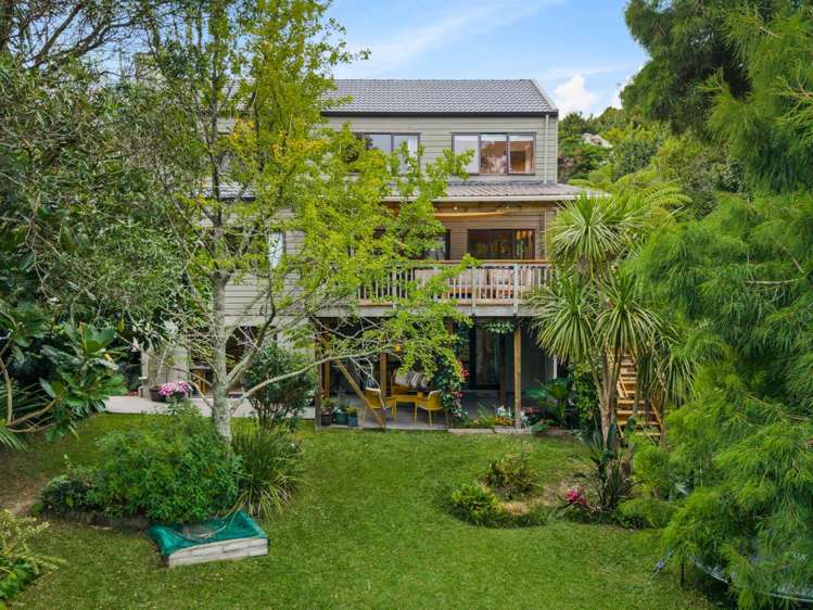 892 Beach Road Torbay_1