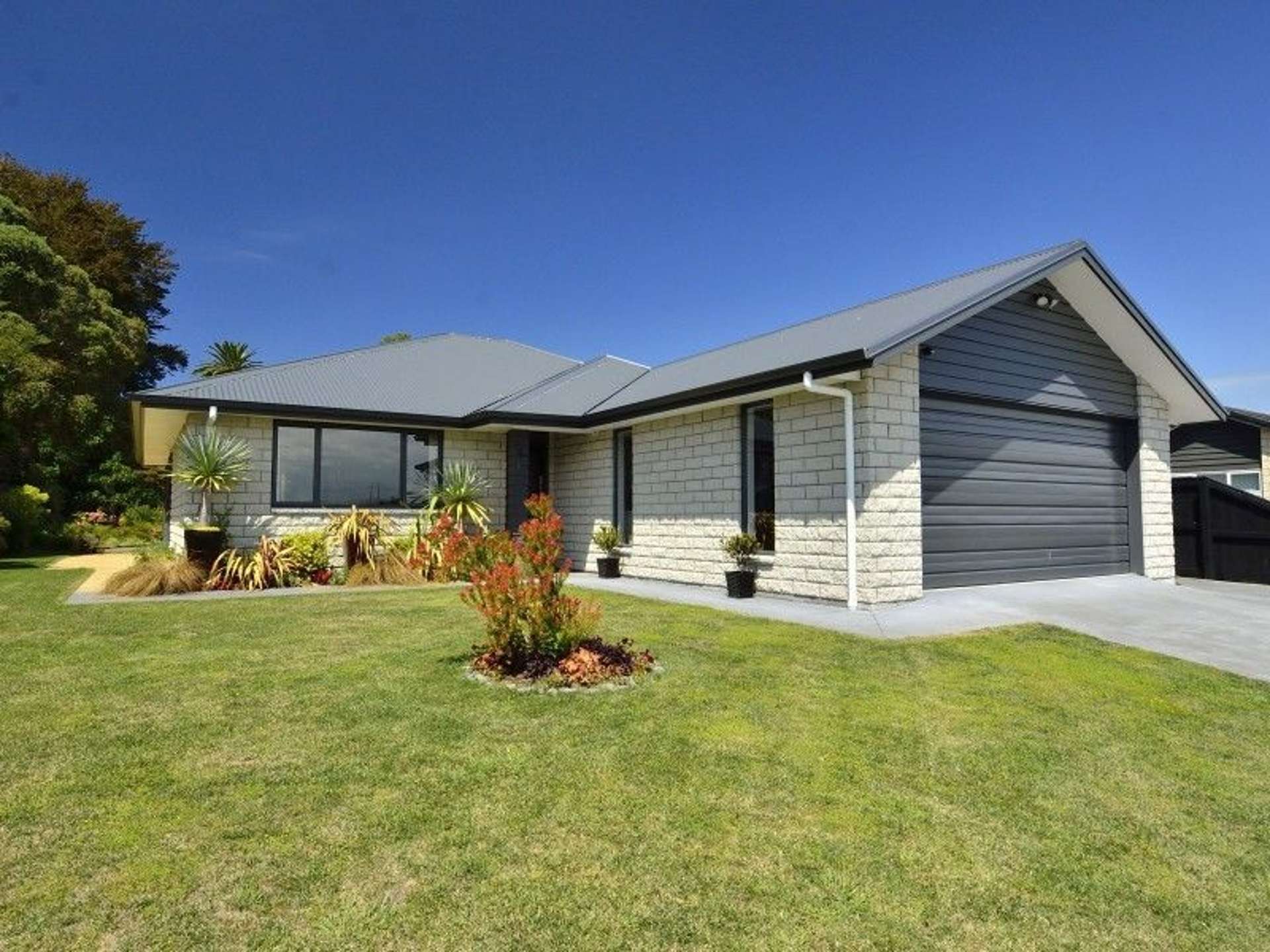 11 Silverstone Place Lytton West_0