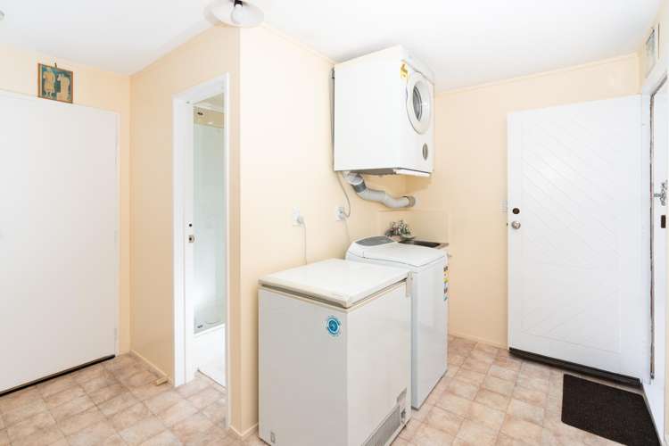 51 Percy Dyett Drive Karori_10