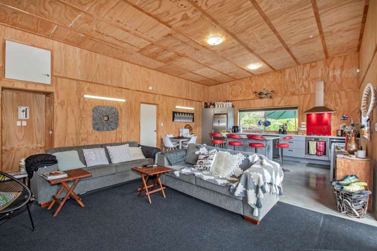 11 Chilcott Road Whananaki_10