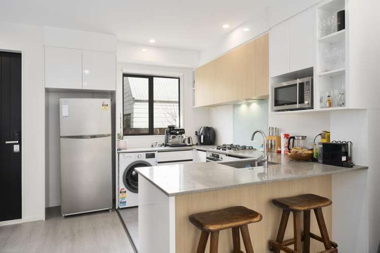 43B Fitzherbert Avenue West Harbour_8