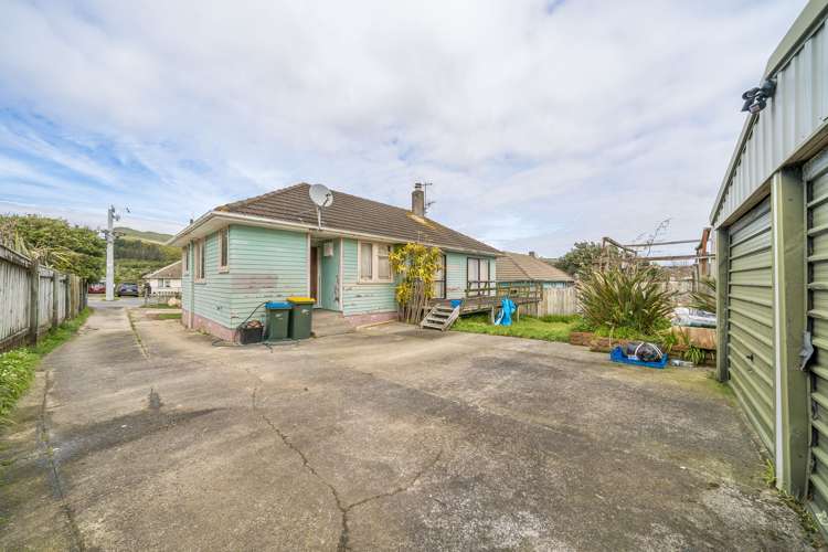 31 Driver Crescent Cannons Creek_2