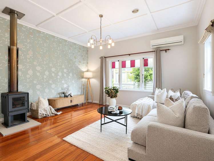 4 Bond Street Hamilton East_13
