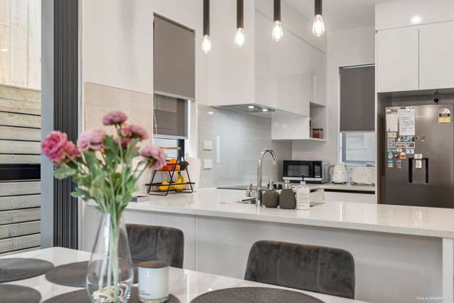 8B Hobart Crescent Wattle Downs_2