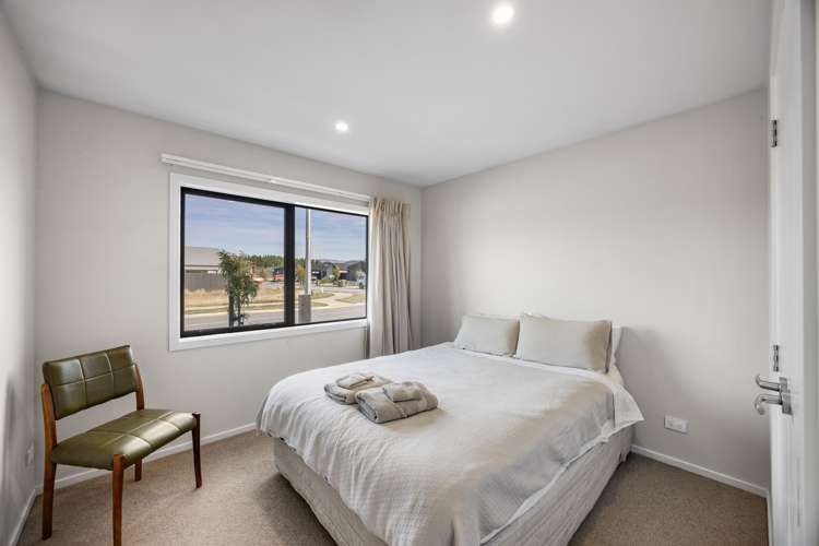 1 Barton Street Lake Hawea_8