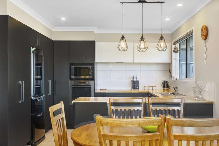 240 Ballintoy Park Drive Welcome Bay_2