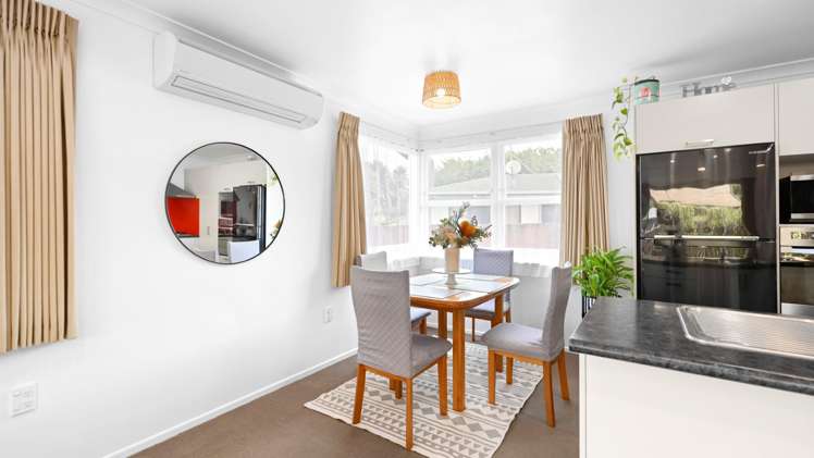 27 Manapouri Place Glenview_9