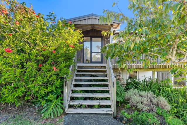 6 Seatoun Avenue Leigh_1