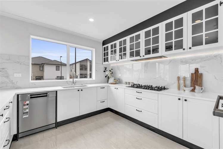 18 Dungloe Avenue Flat Bush_7
