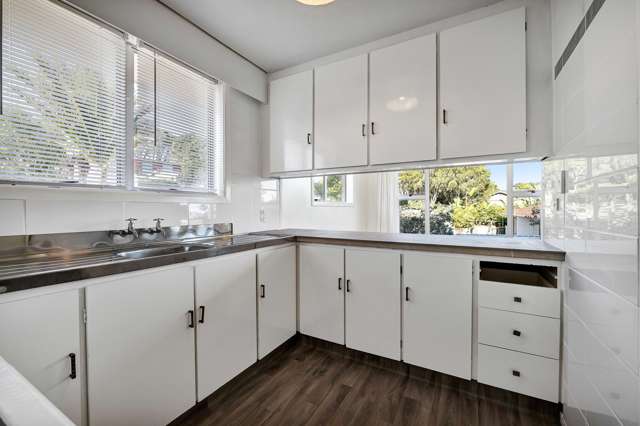 2/341 Devon Street West New Plymouth_4