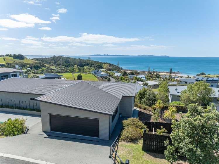 6 Sunrise Place Cable Bay_31