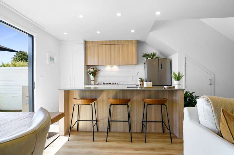 2/102 Swayne Road Cambridge_2