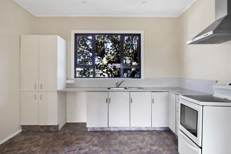 64 Egmont Street Hawera_5