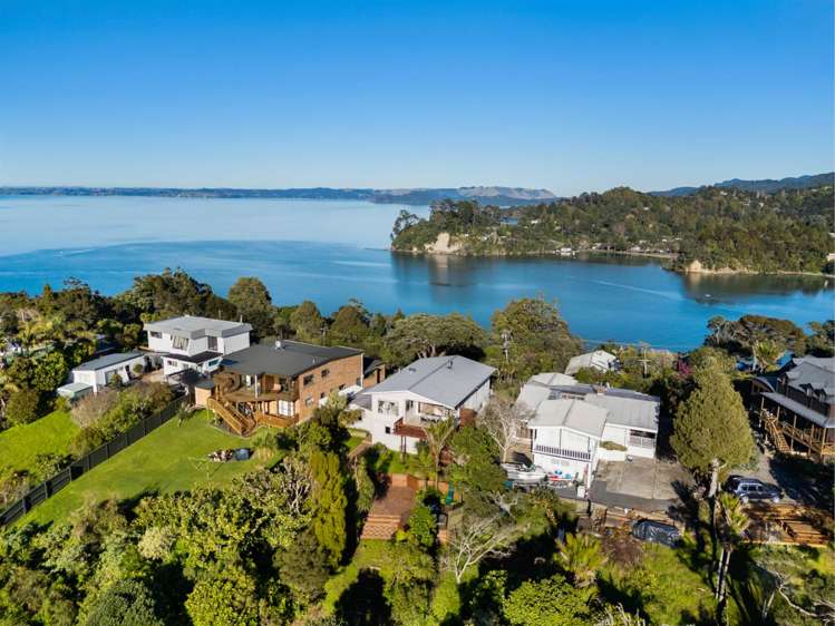 16 Arapito Road Titirangi_0