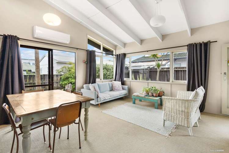 2/1a Yeovil Road Te Atatu Peninsula_6