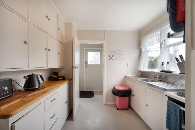 24 Derby Place Cannons Creek_1