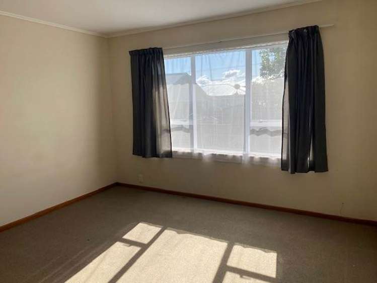 2/10 Olympic Place Papakura_5