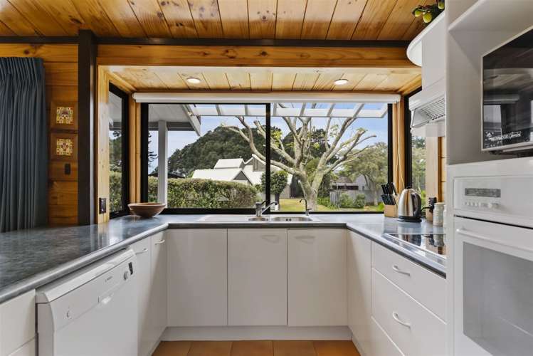 5 Courtney Close Pauanui_5