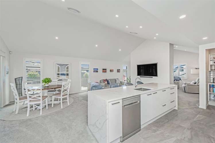 65 Southfield Drive Lincoln_9