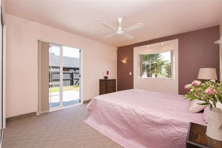 8 Woodview Rise Botany Downs_14