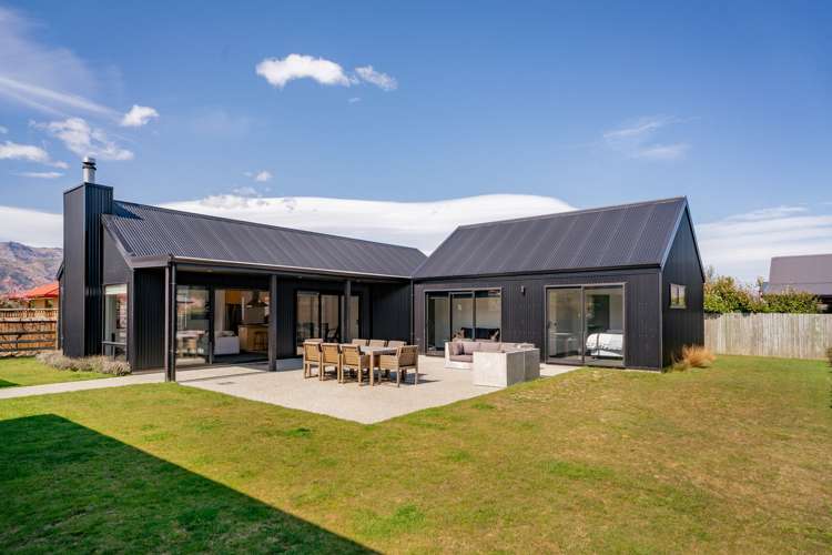22 Hewson Crescent_0