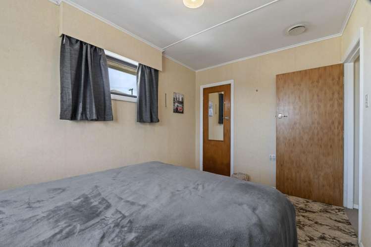 82 High Street Eltham_11