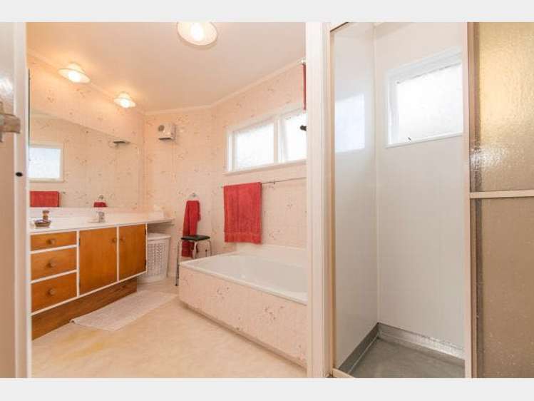 36 Spence Road 11401_9