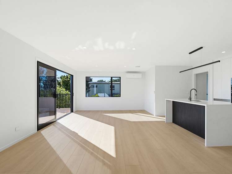 8a Cedar Terrace Stanmore Bay_10