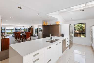 41 Muriwai Drive_2