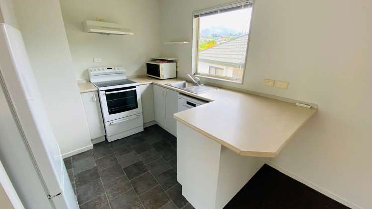 1/8 Knott Road Stanmore Bay_6