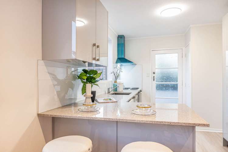 2/17 Roberts Road Te Atatu South_8