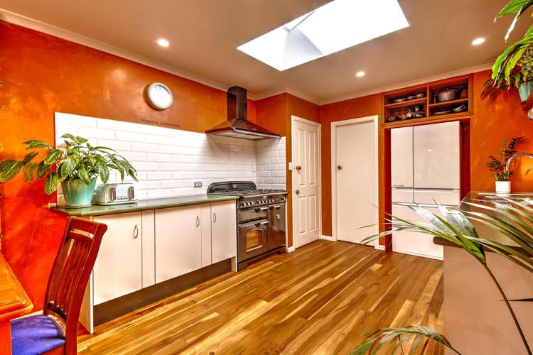 33 Resthill Crescent Glenview_11