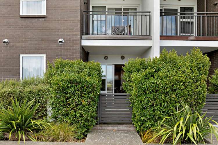 G04/26B Racecourse Parade Avondale_1