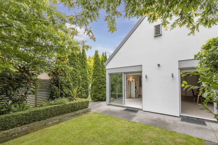 15 Famille Close Yaldhurst_19