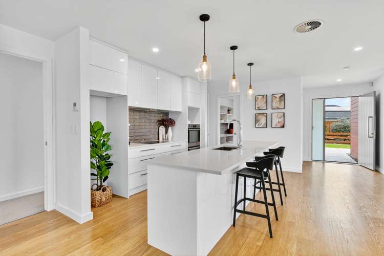 62 Alan Livingston Drive_4