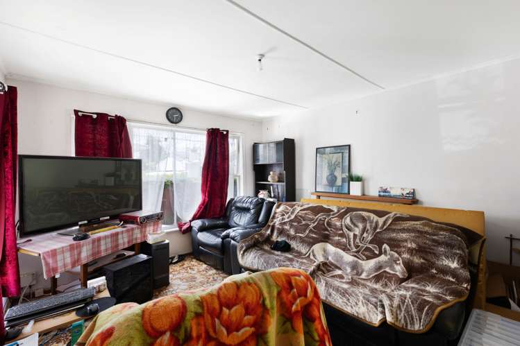 81 Wallace Rd Mangere Bridge_6