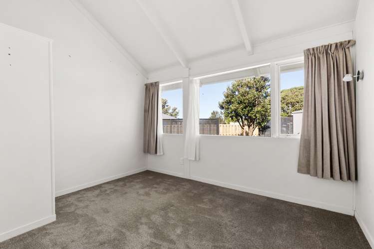 27 Guthrie Crescent Castlepoint_6
