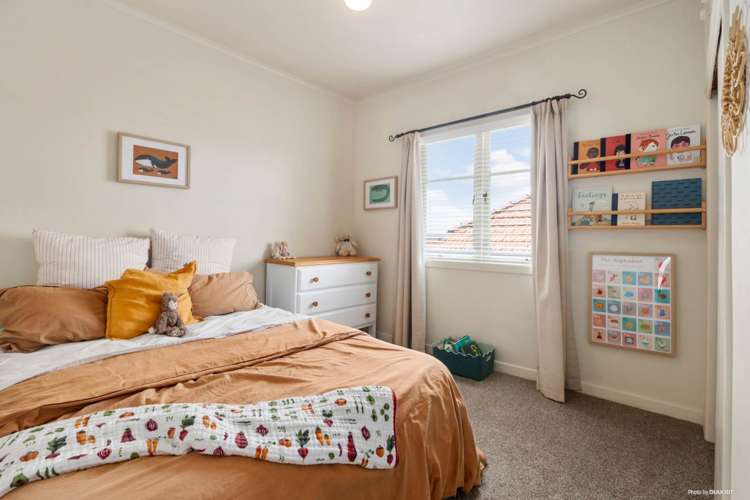 4 Locke Avenue Hillsborough_12