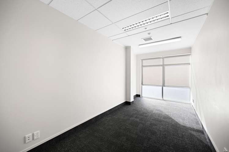 Tenancy 2/650 Te Rapa Road Te Rapa_7