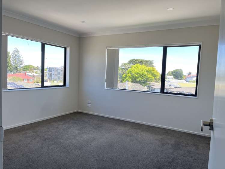 2/30 Calvert Ave Mangere East_5